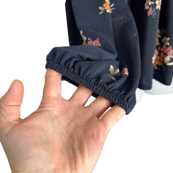 NWT Xhilaration Dark Floral Smocked Chest Babydoll Blouse - Picture 3 of 10